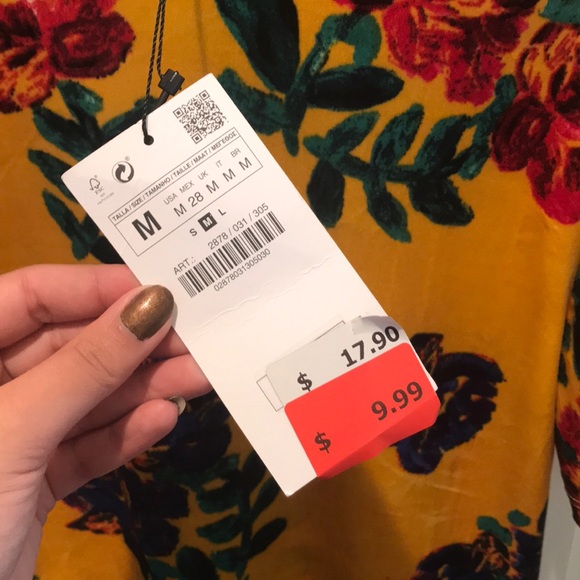 Top - Picture 2 of 2